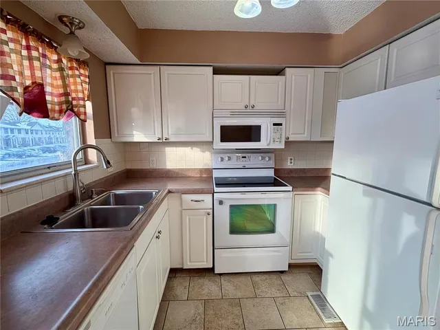 $1,800 | 895 Delray Drive, Unit C, St. Peters, MO 63376