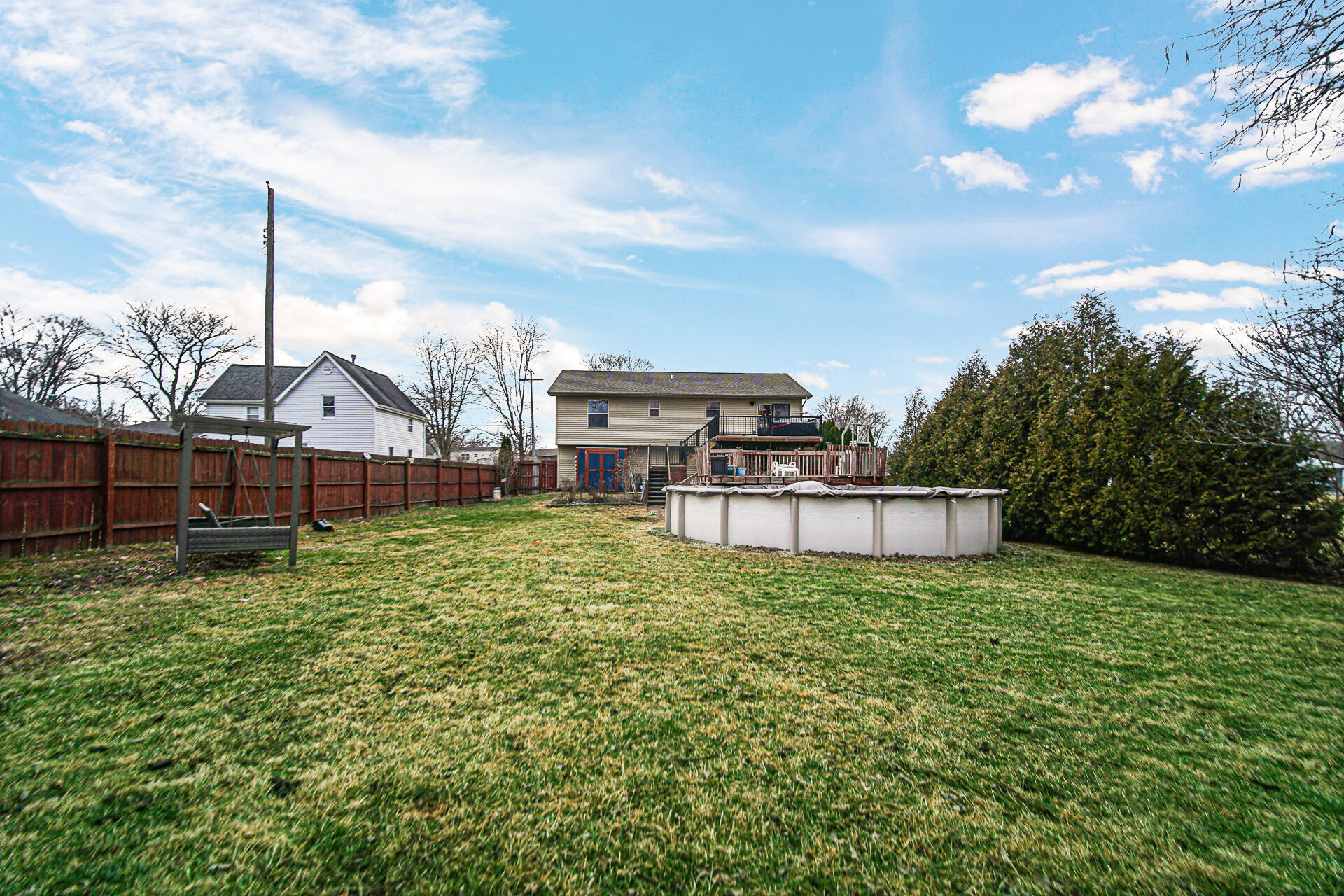 505 North Washington Street Hebron, IN 46341 - Photo 27 of 27 a view of a house with a yard and table