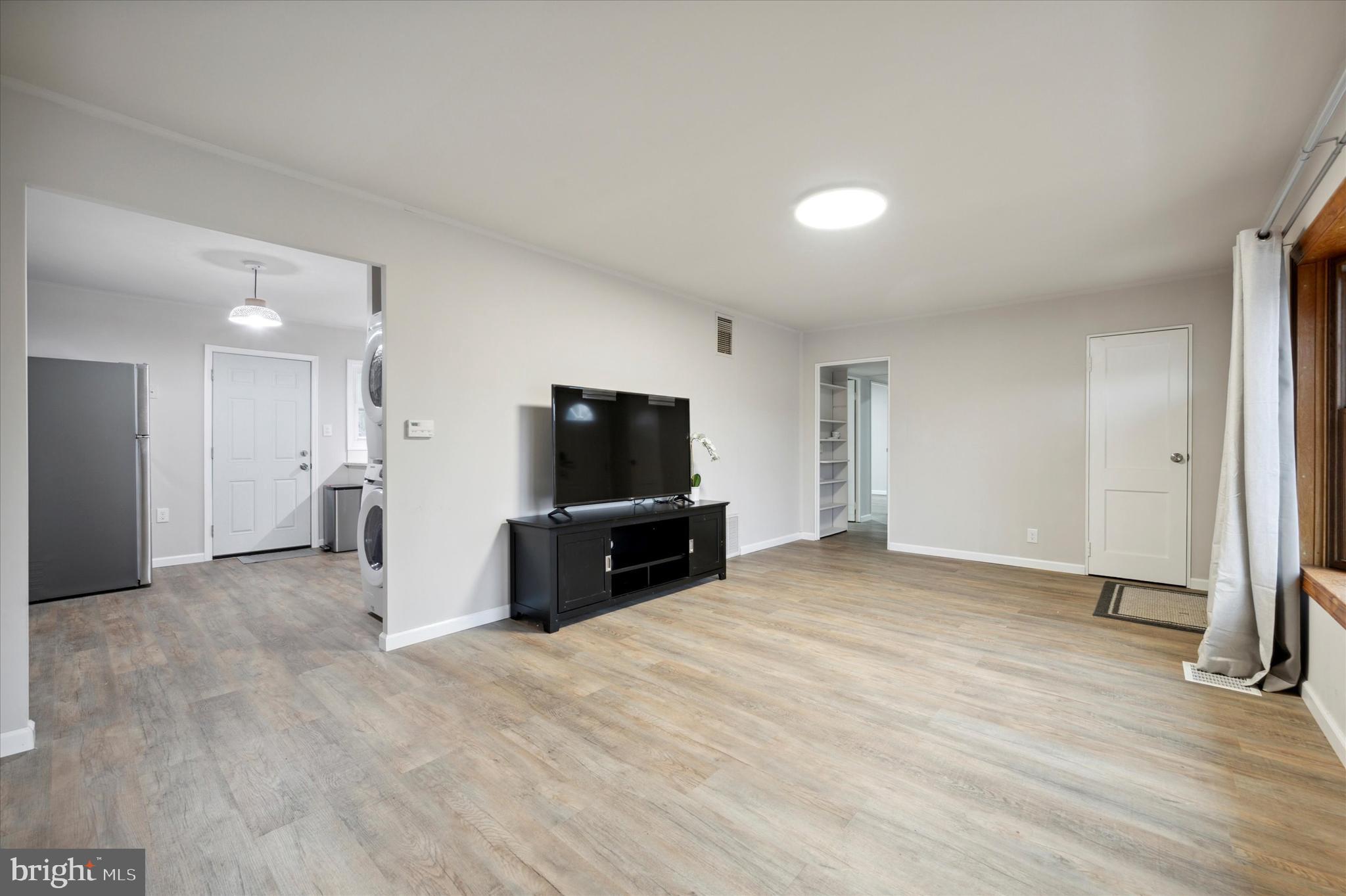 248 North Oxford Valley Road Fairless Hills, PA 19030 - Photo 4 of 25