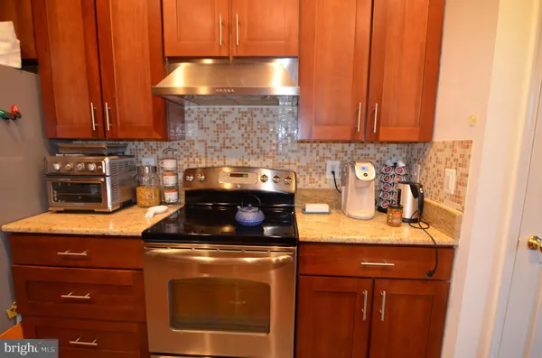 $3,900 | 2946 Saxon Flowers Drive, Fairfax, VA 22031