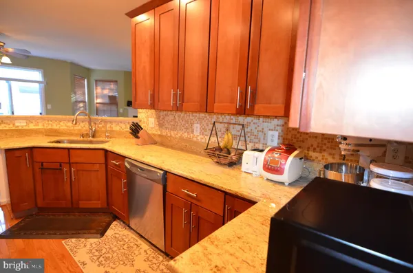 $3,900 | 2946 Saxon Flowers Drive, Fairfax, VA 22031