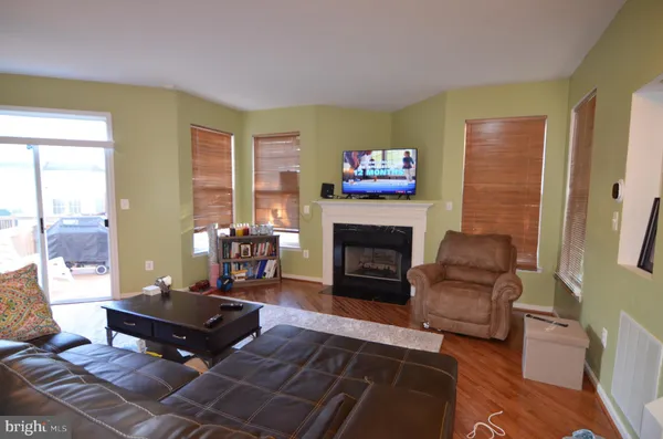 $3,900 | 2946 Saxon Flowers Drive, Fairfax, VA 22031