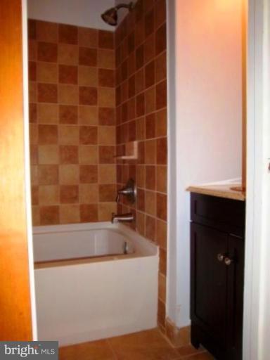 7471 Clifton Road Clifton, VA 20124 - Photo 21 of 26 Master Bath #2