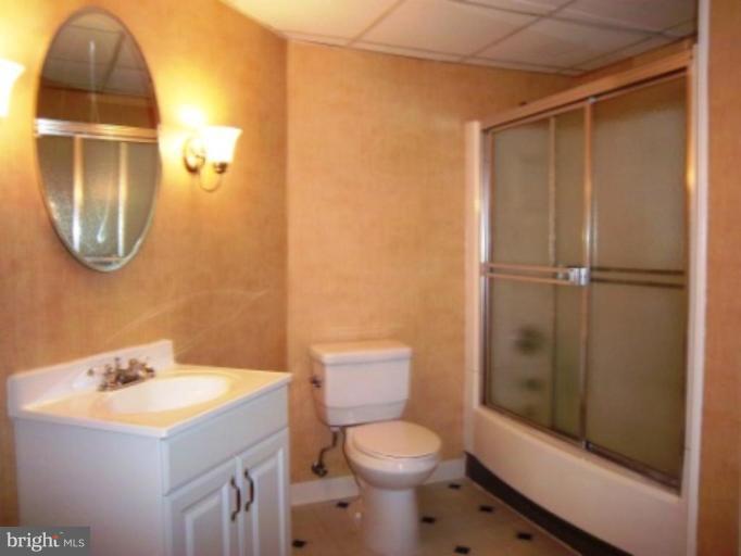 7471 Clifton Road Clifton, VA 20124 - Photo 22 of 26 Bath #3