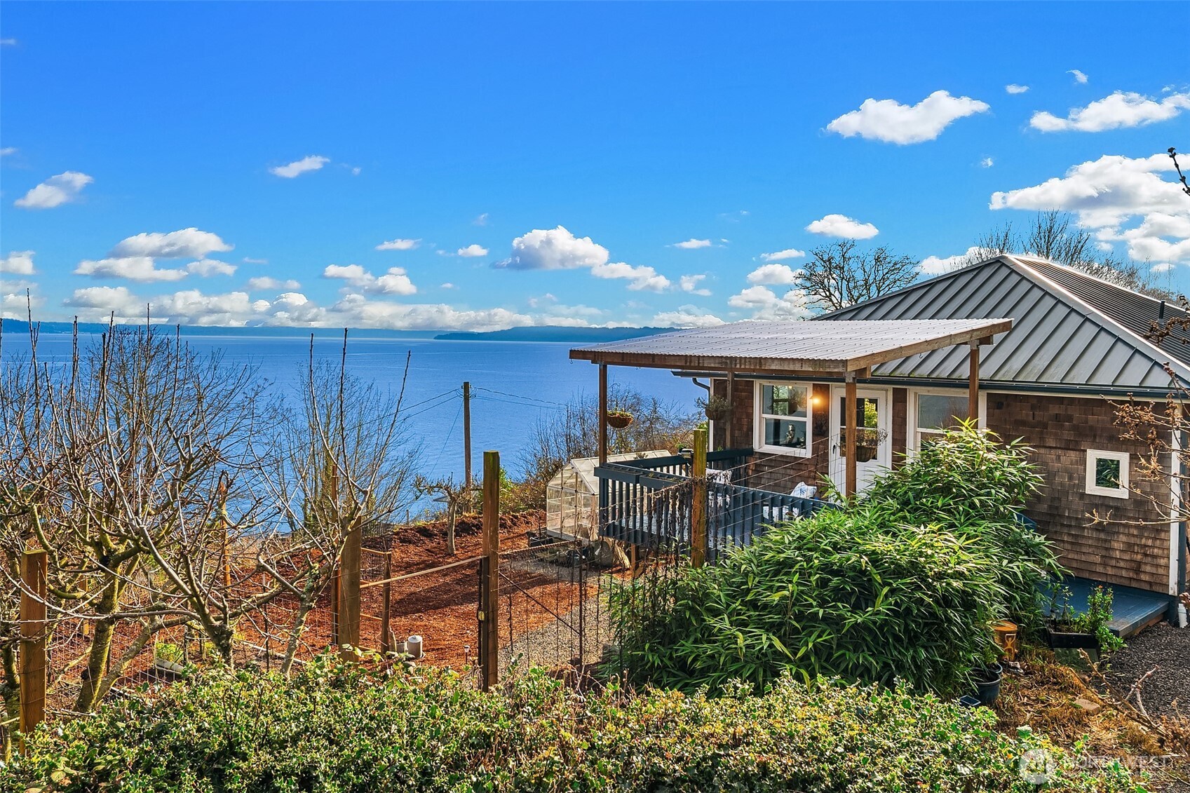 8017 Southwest Dilworth Road Vashon, WA 98070 - Photo 21 of 39 Gallery Image 21