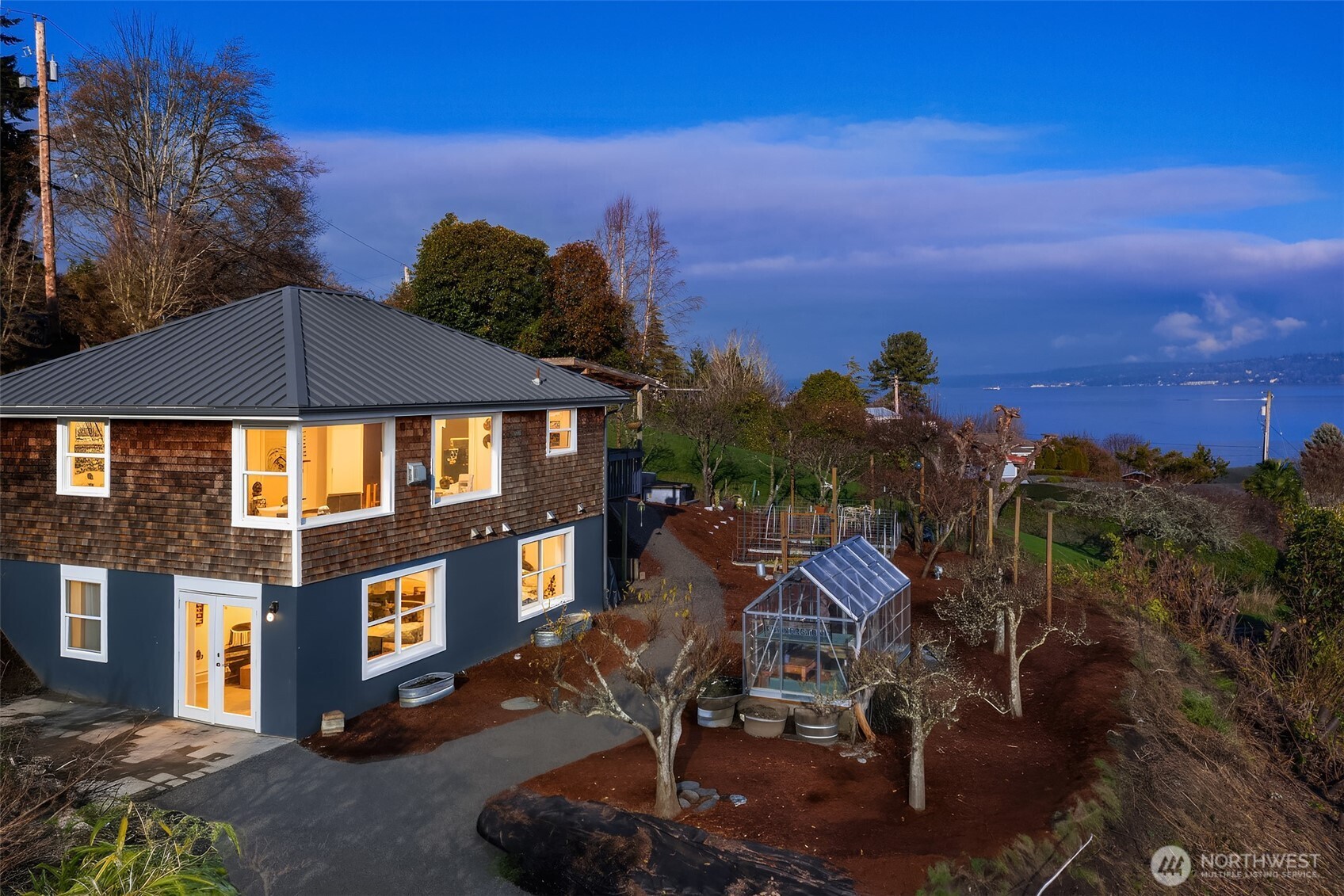 8017 Southwest Dilworth Road Vashon, WA 98070 - Photo 34 of 39 Gallery Image 34