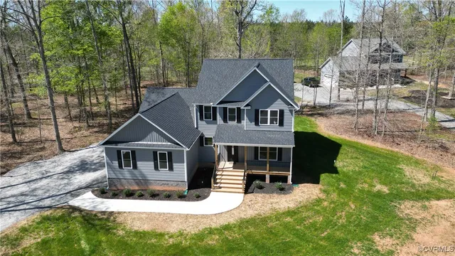 a view of a small yard