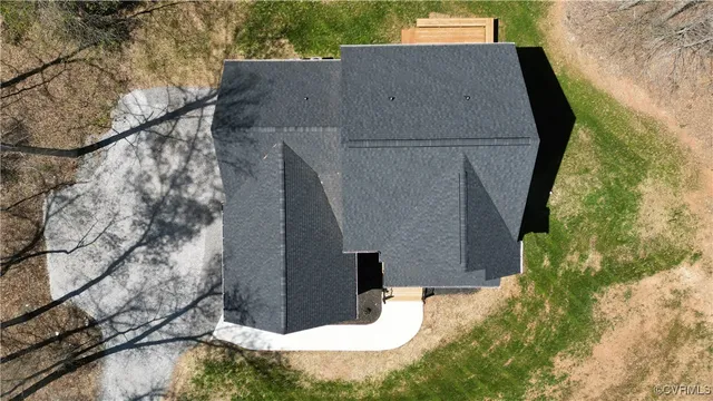 a view of a lake from a yard