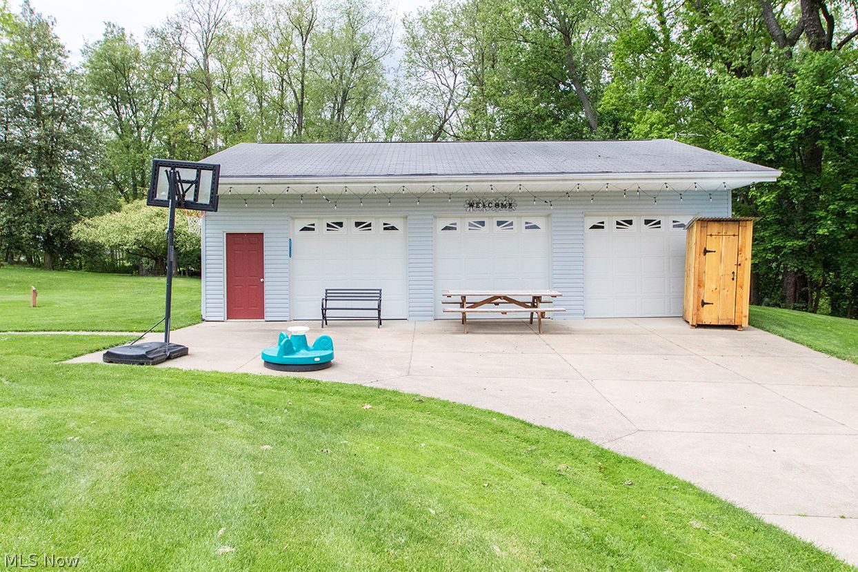 4054 South Medina Line Road Barberton, OH 44203 - Photo 28 of 38