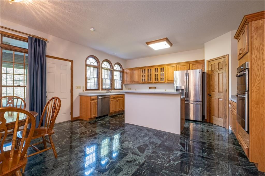 888 Box Turtle Court Columbus, IN 47201 - Photo 11 of 43 Gallery Image 11