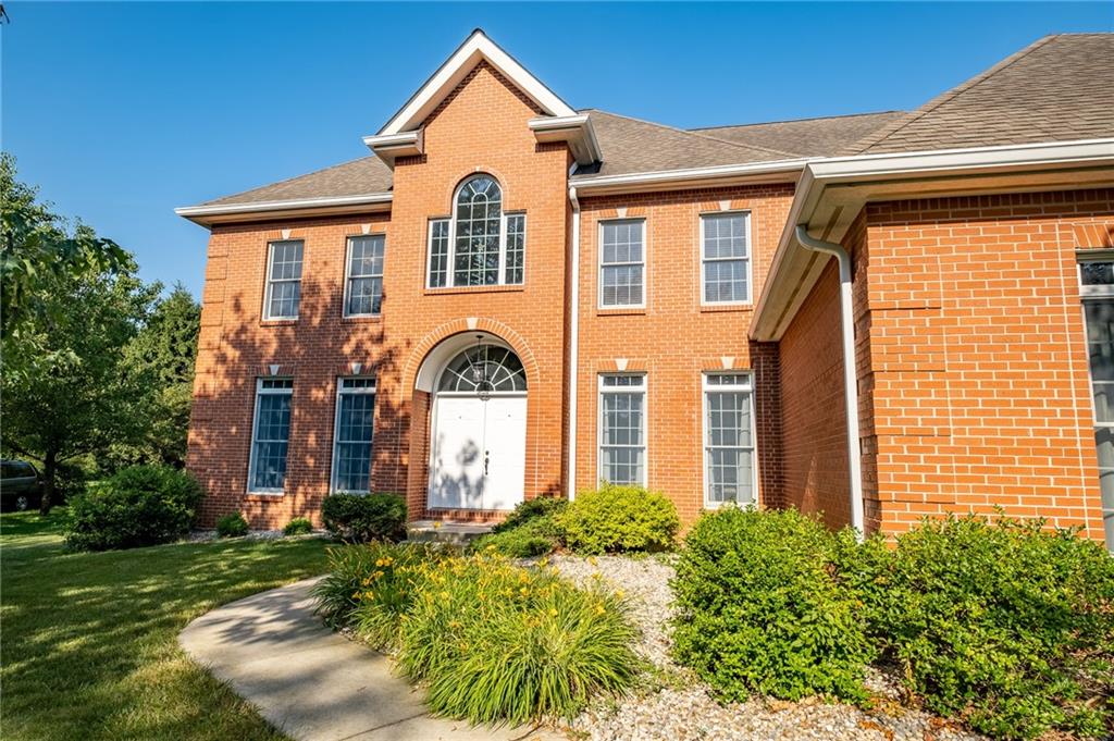 888 Box Turtle Court Columbus, IN 47201 - Photo 2 of 43 Gallery Image 2