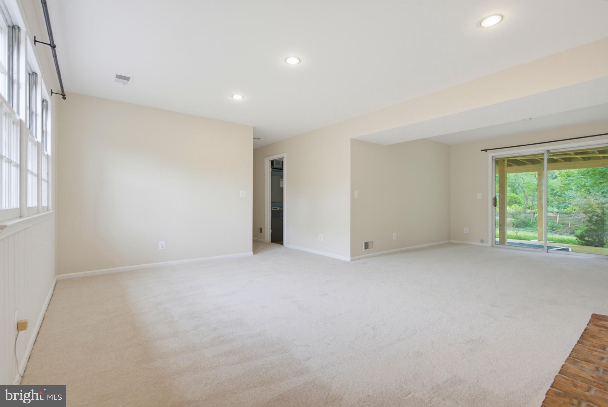 8640 Gateshead Road Alexandria, VA 22309 - Photo 21 of 39 Family Room