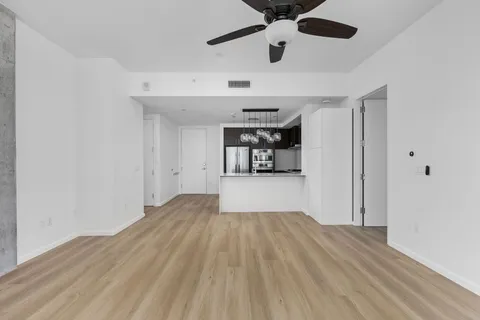 $1,175,000 | 301 West Avenue, Unit 3004, Austin, TX 78701