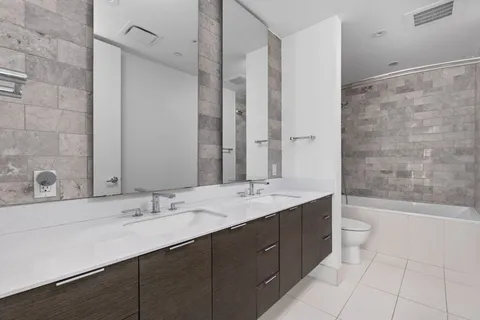 $1,175,000 | 301 West Avenue, Unit 3004, Austin, TX 78701