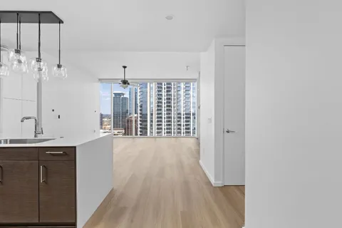 $1,175,000 | 301 West Avenue, Unit 3004, Austin, TX 78701