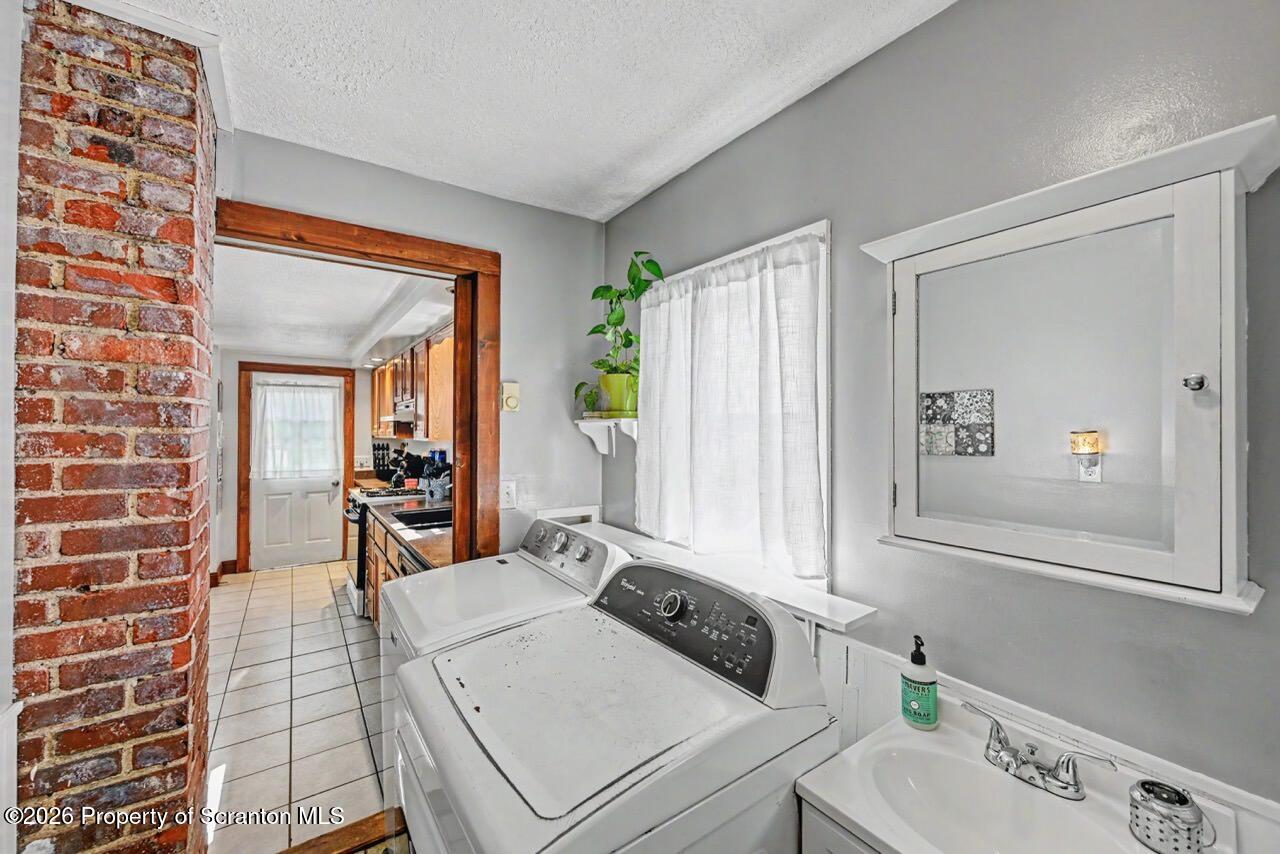 505 Crown Avenue Scranton, PA 18505 - Photo 29 of 64 505 Crown Ave 24 Large