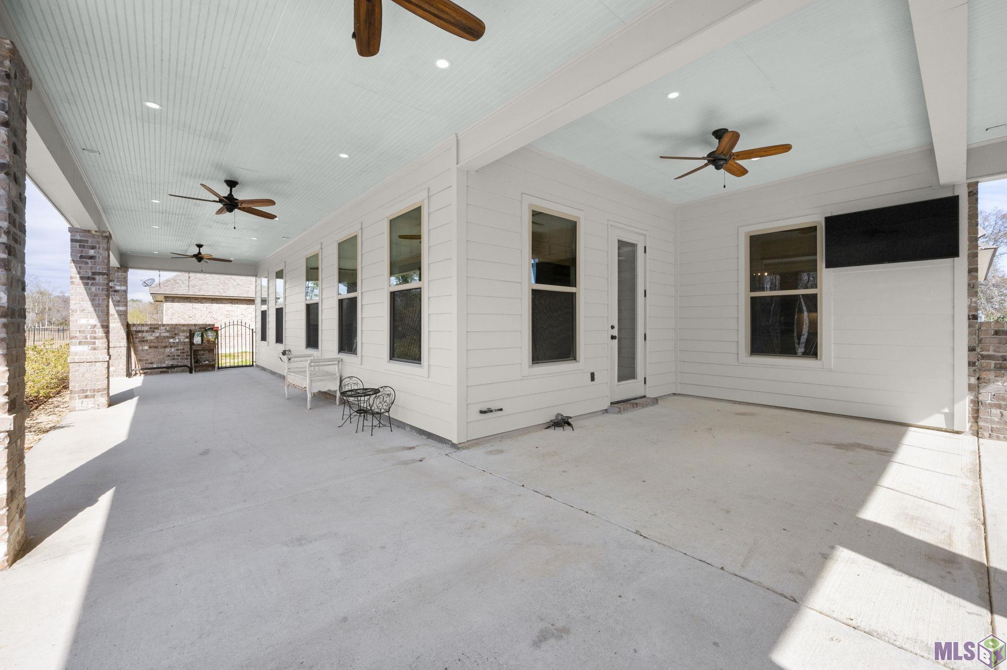 23373 Cypress Cove Springfield, LA 70462 - Photo 9 of 31