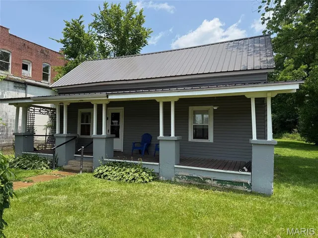 $56,900 | 304 Railroad Street, Marble Hill, MO 63764