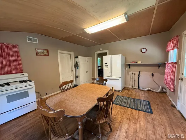 $56,900 | 304 Railroad Street, Marble Hill, MO 63764