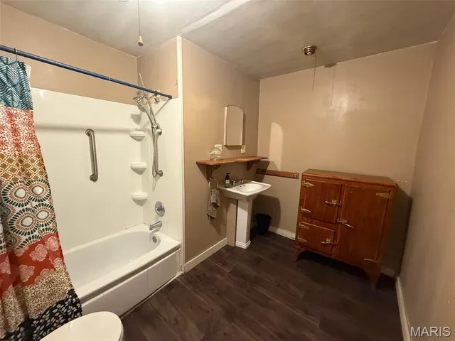 $56,900 | 304 Railroad Street, Marble Hill, MO 63764