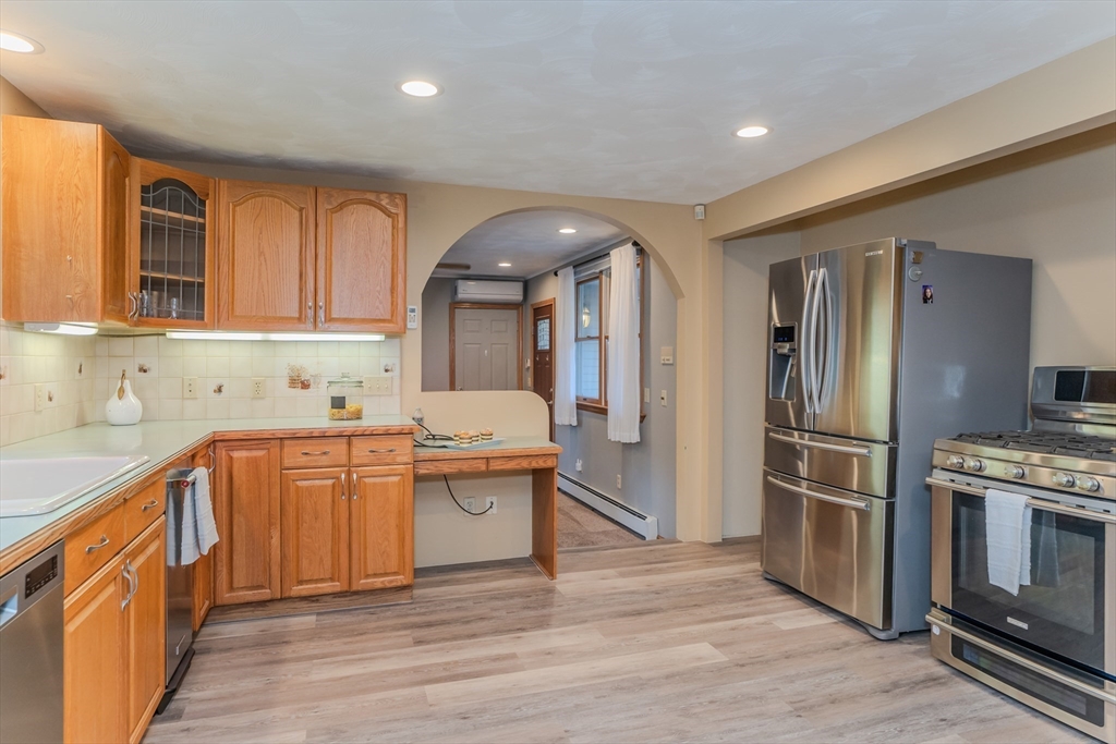 7 Ruth Drive Wilbraham, MA 01095 - Photo 5 of 42 Gallery Image 5