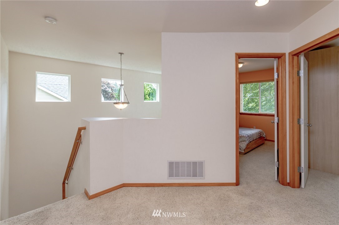 6210 Northeast 4th Court Renton, WA 98059 - Photo 14 of 25 Gallery Image 14