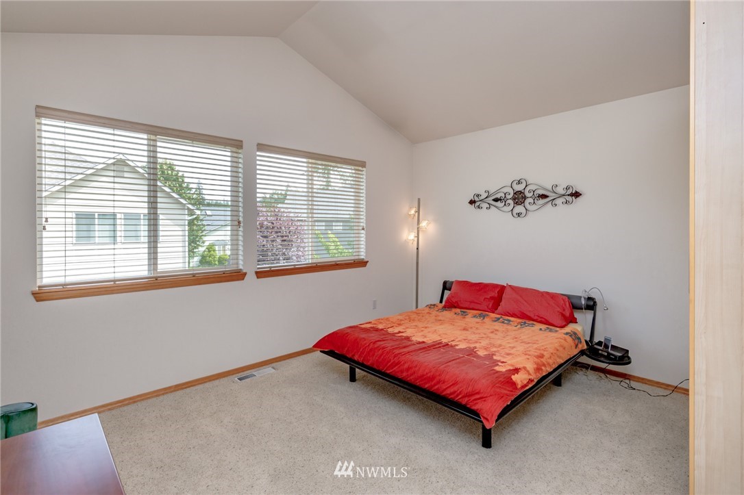 6210 Northeast 4th Court Renton, WA 98059 - Photo 18 of 25 Gallery Image 18