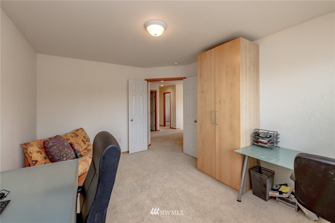 6210 Northeast 4th Court Renton, WA 98059 - Photo 21 of 25 Gallery Image 21