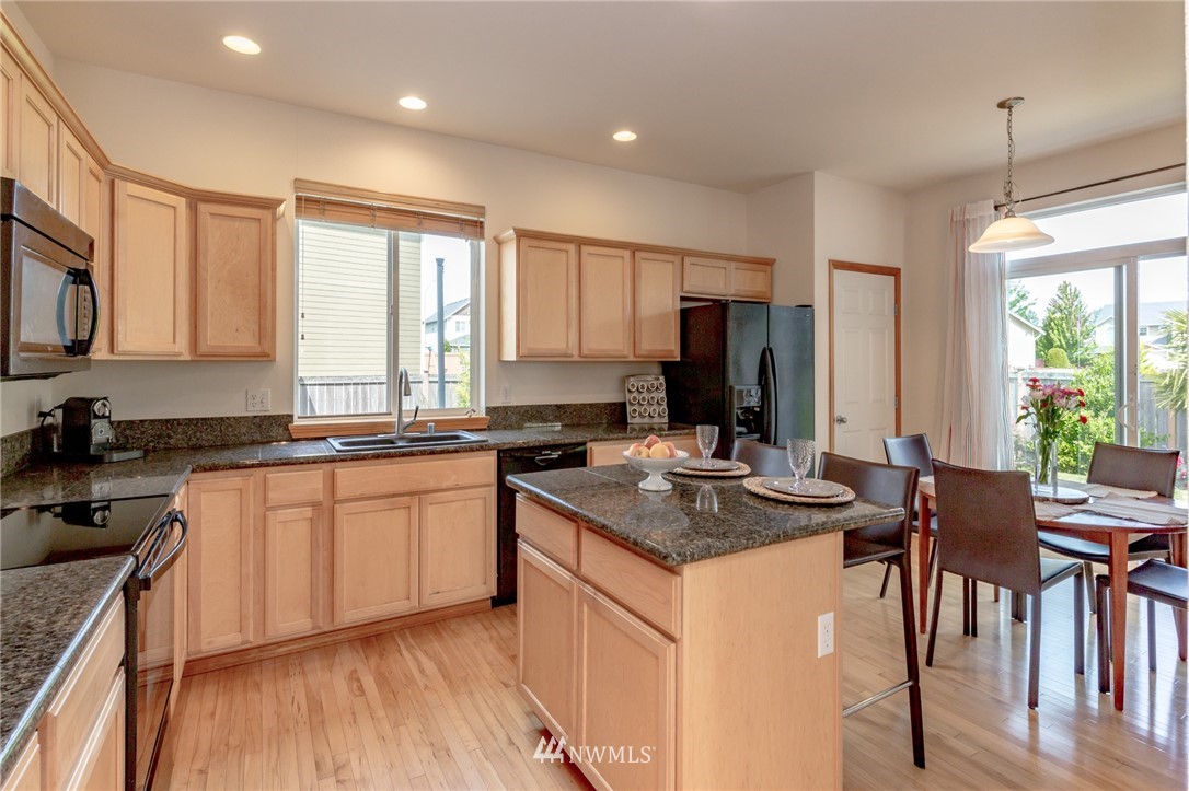 6210 Northeast 4th Court Renton, WA 98059 - Photo 6 of 25 Gallery Image 6