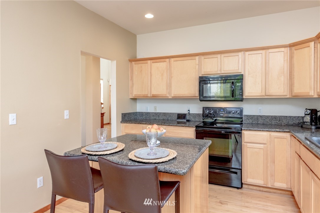 6210 Northeast 4th Court Renton, WA 98059 - Photo 7 of 25 Gallery Image 7
