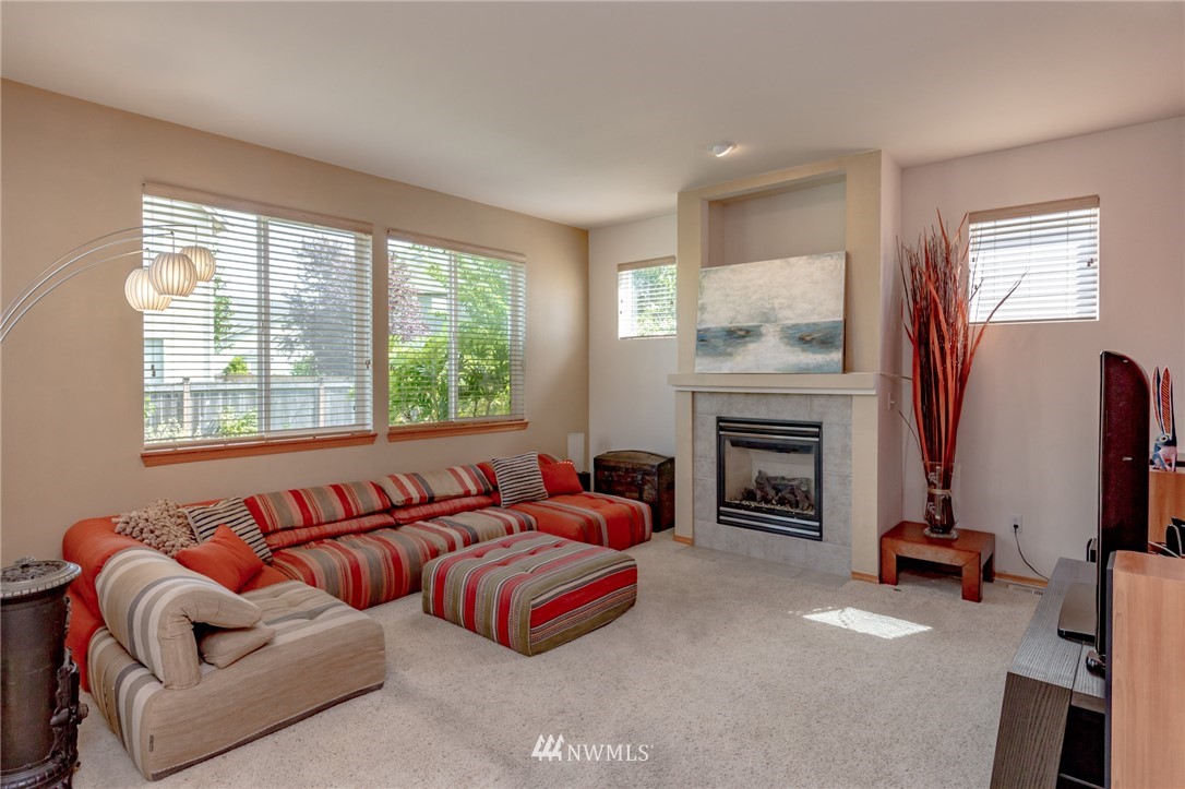 6210 Northeast 4th Court Renton, WA 98059 - Photo 10 of 25 Gallery Image 10