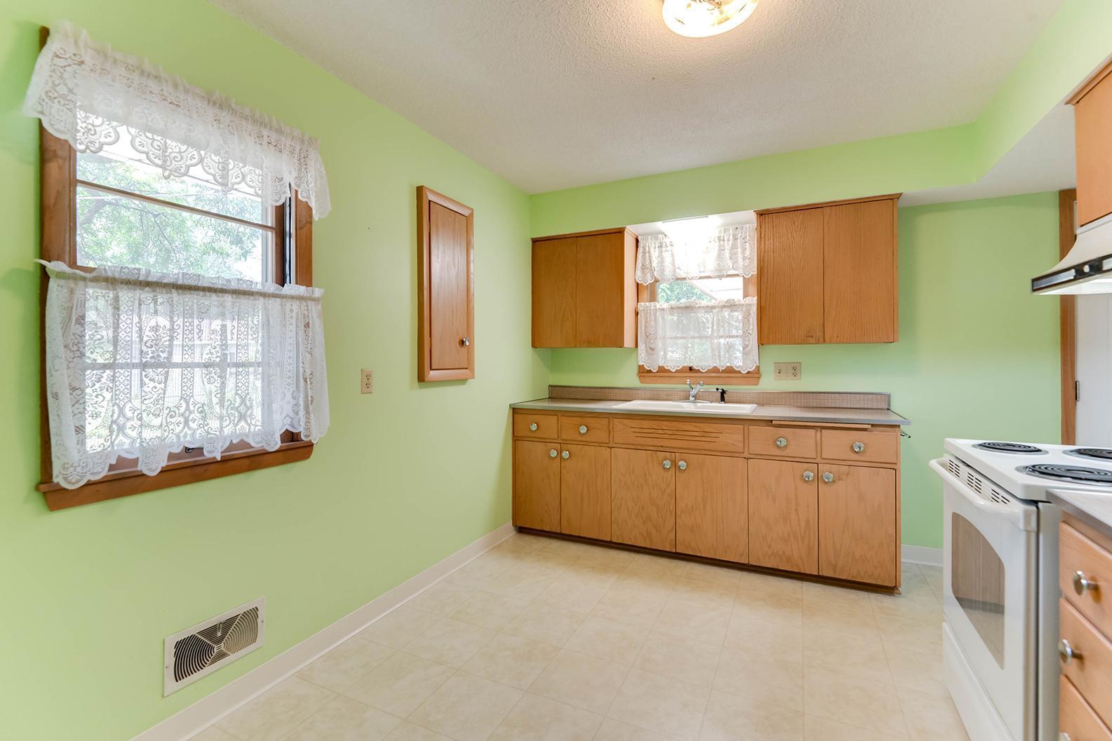 5324 Altura Road Northeast Fridley, MN 55421 - Photo 6 of 28 Gallery Image 6