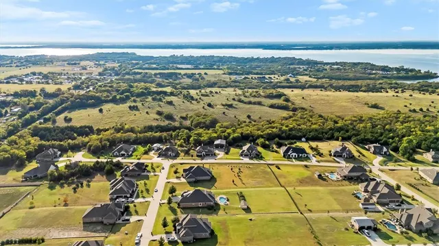 $595,000 | 3930 Clearwater Lane, Nevada, TX 75173