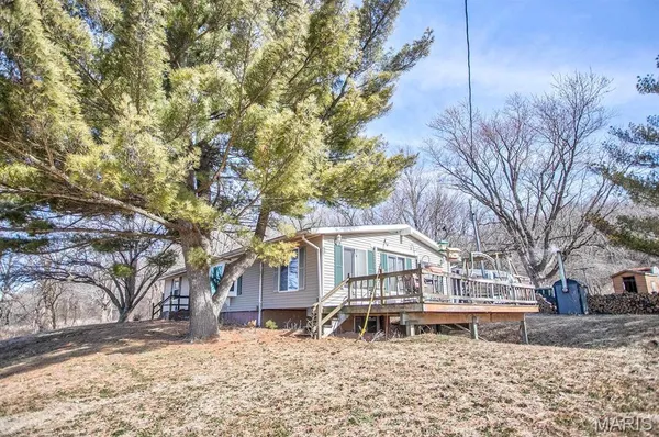 $340,000 | 14912 Highway 96, Nebo, IL 62355