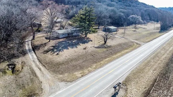 $340,000 | 14912 Highway 96, Nebo, IL 62355