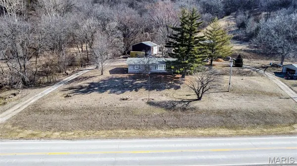 $340,000 | 14912 Highway 96, Nebo, IL 62355