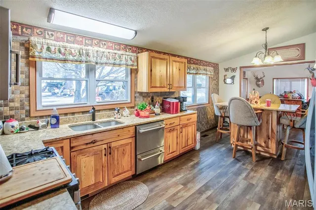 $349,000 | 14912 Highway 96, Nebo, IL 62355