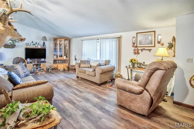 $349,000 | 14912 Highway 96, Nebo, IL 62355