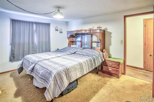 $340,000 | 14912 Highway 96, Nebo, IL 62355