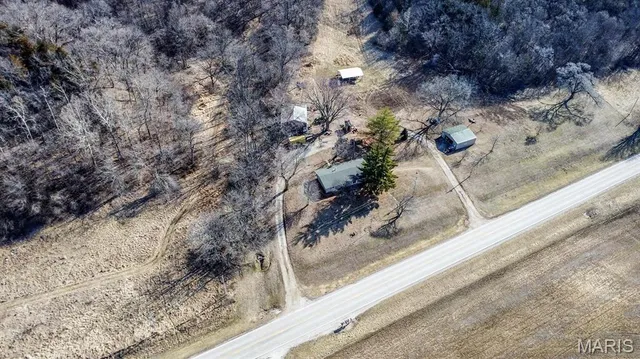 $349,000 | 14912 Highway 96, Nebo, IL 62355