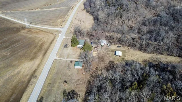 $349,000 | 14912 Highway 96, Nebo, IL 62355