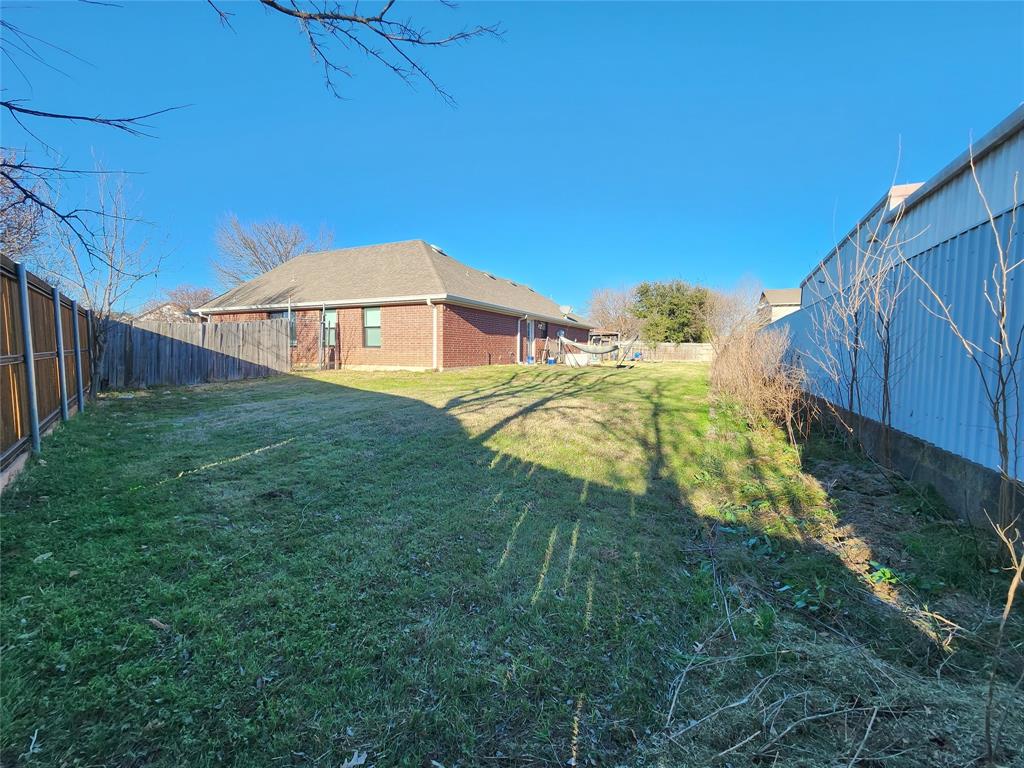 1008 Treys Court Sanger, TX 76266 - Photo 2 of 17