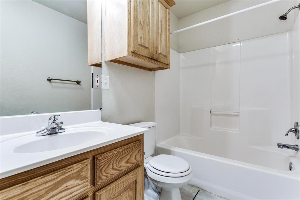 1008 Treys Court Sanger, TX 76266 - Photo 10 of 17 Hall Restroom