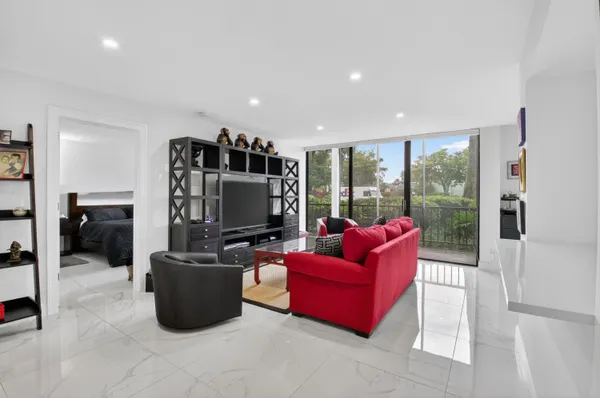 $599,000 | 6815 Willow Wood Drive, Unit 4012, Boca Raton, FL 33434