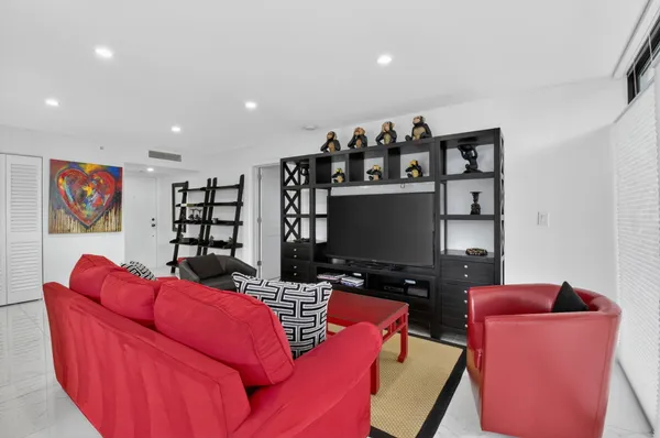 $599,000 | 6815 Willow Wood Drive, Unit 4012, Boca Raton, FL 33434