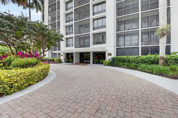 $599,000 | 6815 Willow Wood Drive, Unit 4012, Boca Raton, FL 33434