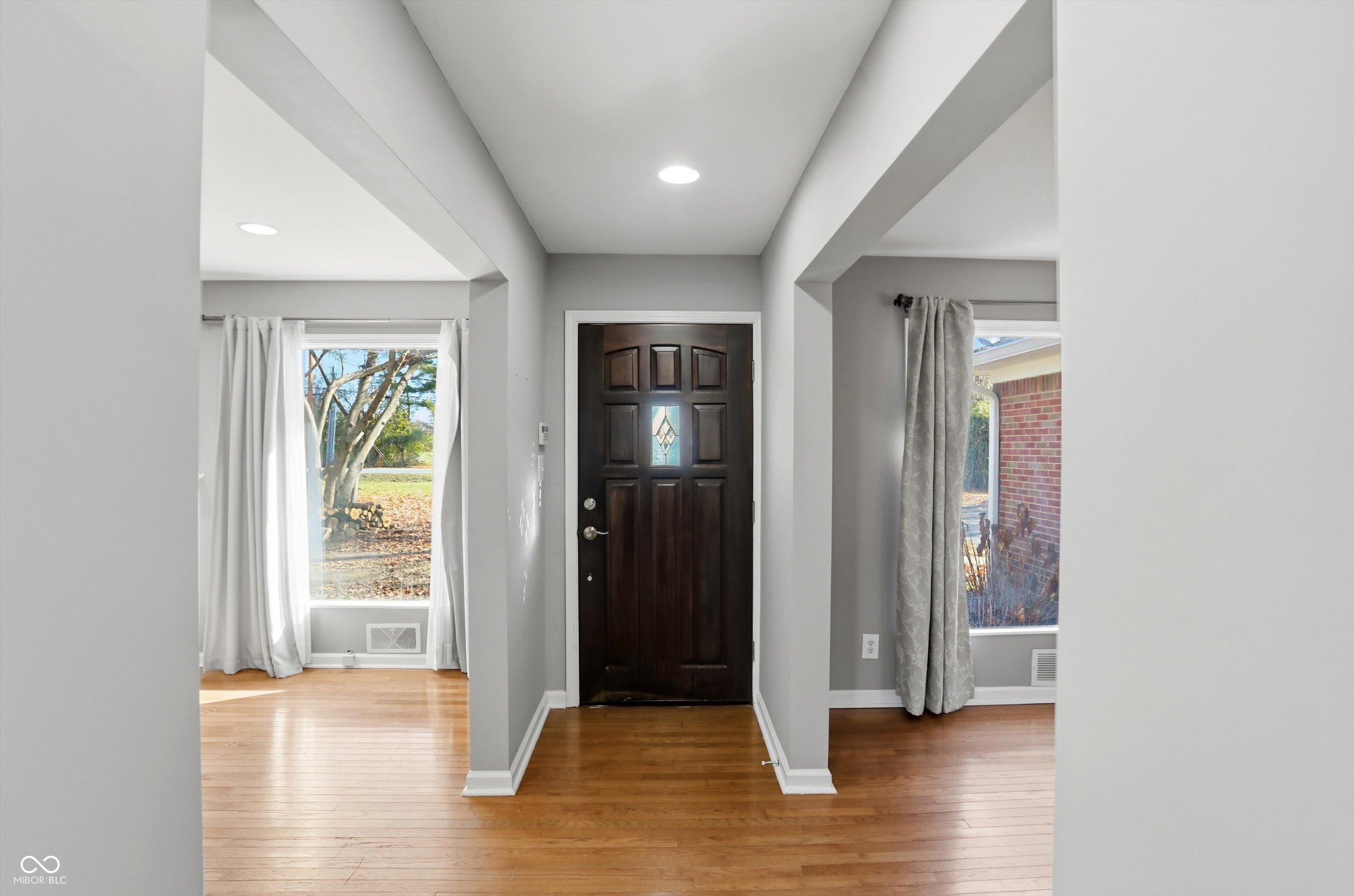 7026 Spring Mill Road Indianapolis, IN 46260 - Photo 4 of 48