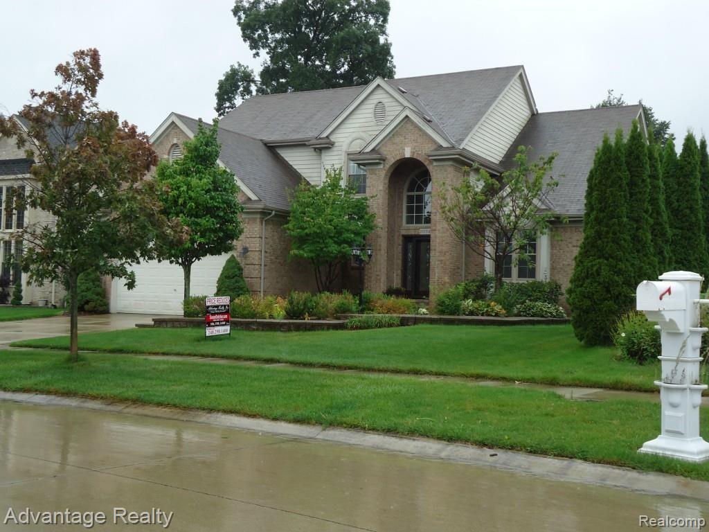 2034 Baron Rochester, MI 48307 - Photo 25 of 26 Front View