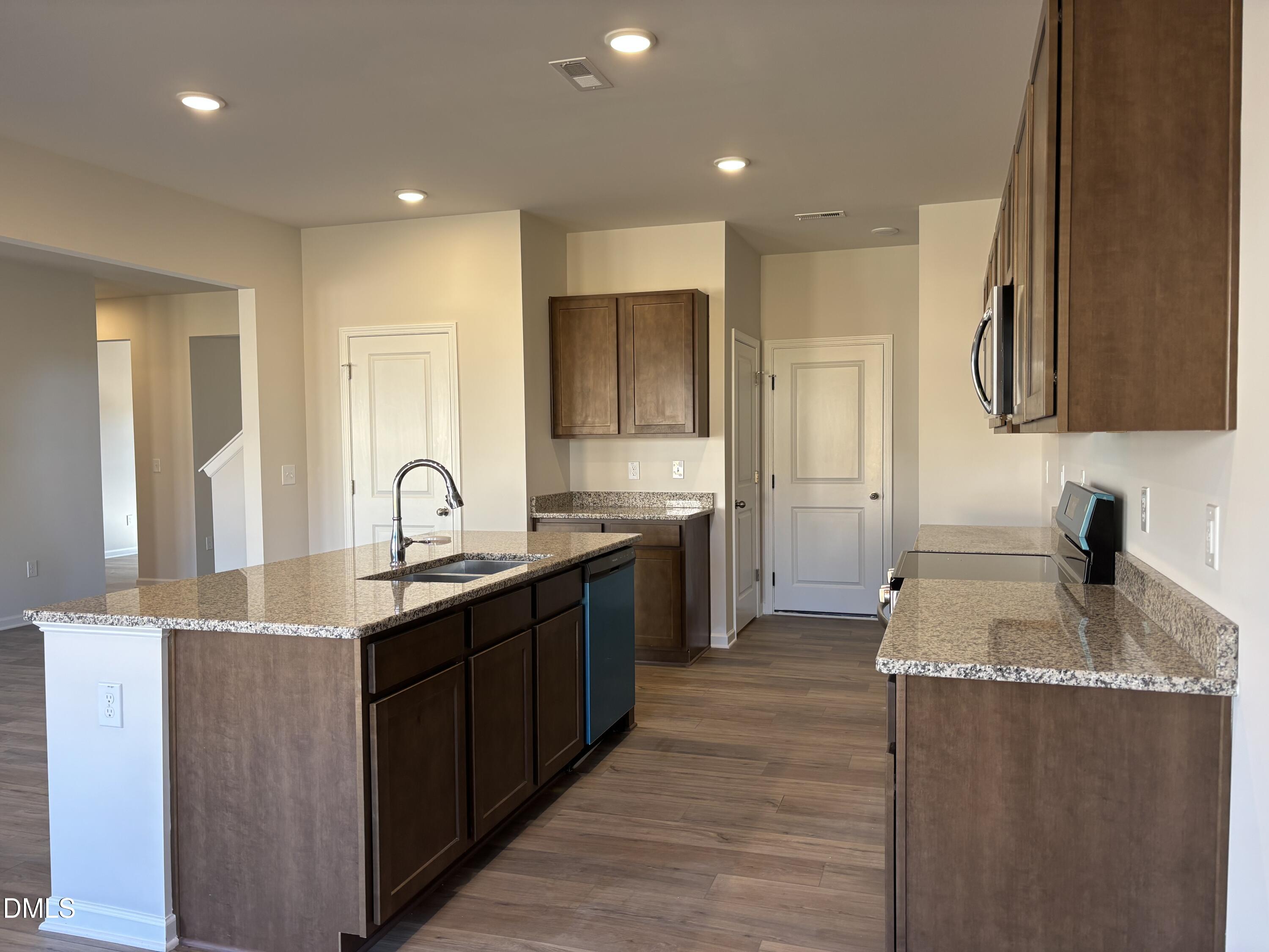 1611 Eagle Hl Road Fayetteville, NC 28312 - Photo 6 of 25 Spacious Counterspace