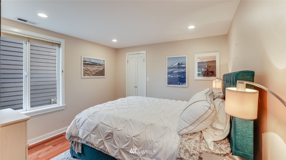 6400 East Green Lake Way North Seattle, WA 98103 - Photo 21 of 31 Gallery Image 21